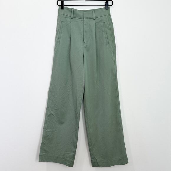 Everlane The Draper Pleated Pant in Buttersmooth Seagrass Green size 00 Short - Picture 2 of 7